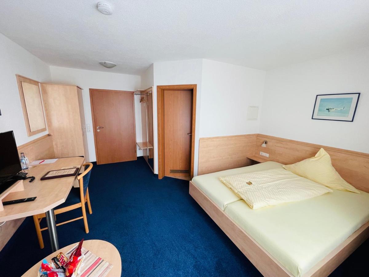 Hotel Zum Fliegerwirt Mengen Esterno foto