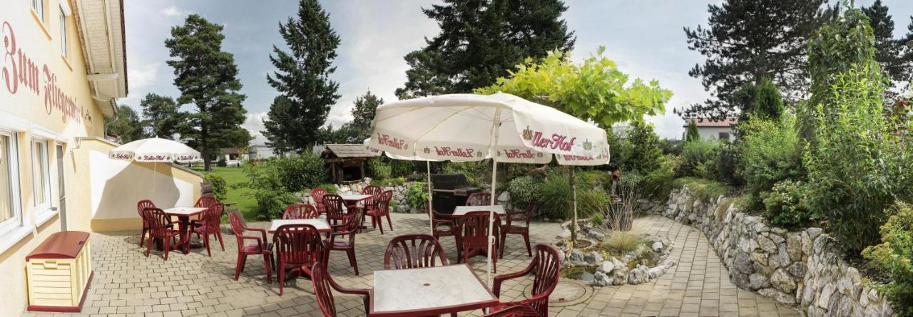 Hotel Zum Fliegerwirt Mengen Esterno foto