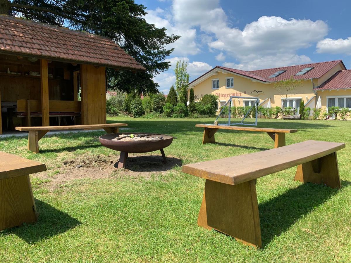Hotel Zum Fliegerwirt Mengen Esterno foto